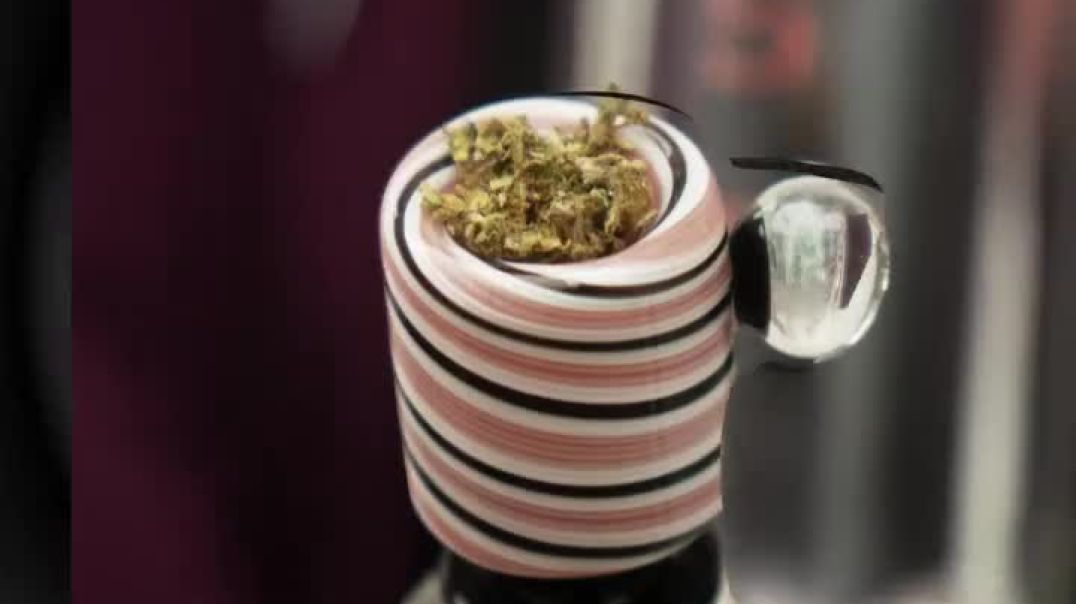 ⁣Meet the IC Glass Beaker with Round Base & Ice Pinch